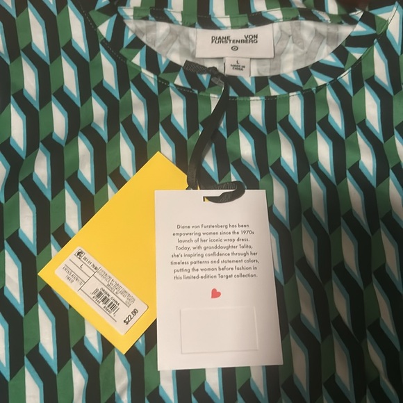 NWT DVF Diane von Furstenberg for Target Geo Green Crewneck Top - Size L - Picture 5 of 6